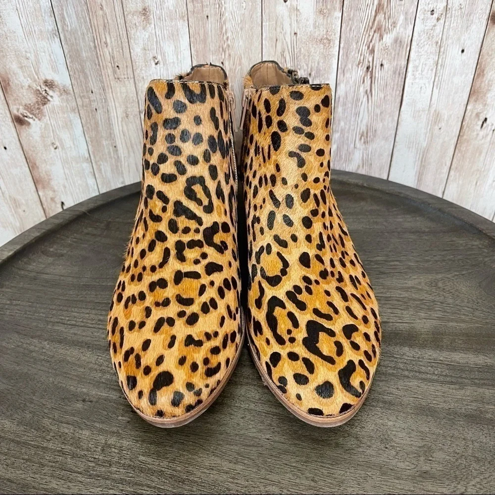 Gianni Bini (Tinslea) Animal Print Ankle Boot Size 6.5 Women